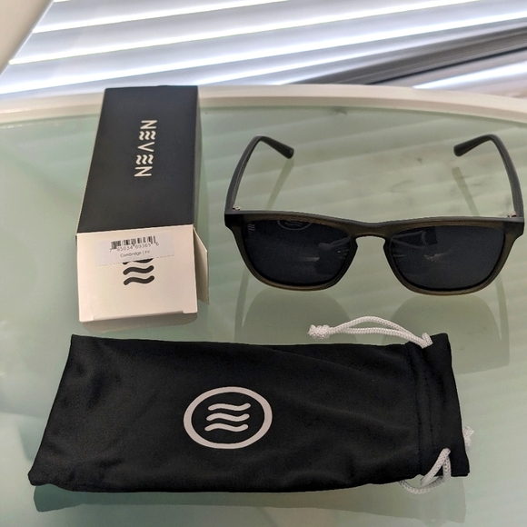 neven cambridge fir polarized sunglasses - like new! - Picture 3 of 7